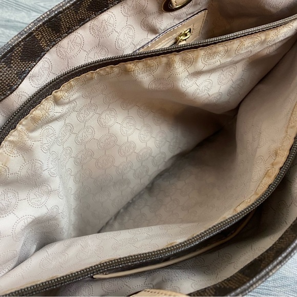 Michael Kors East West Jet Set Tote Signature Monogram Bag - Picture 8 of 17